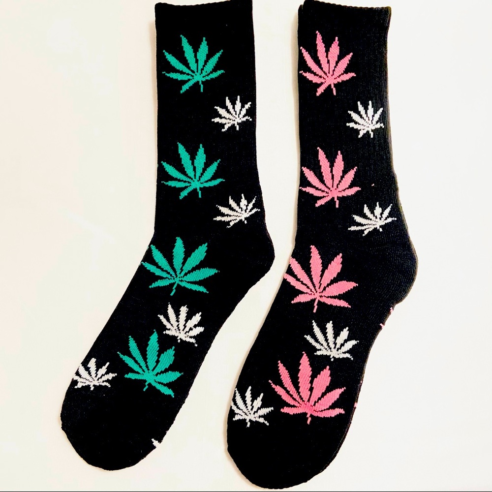 Weed Leaf Socks Green or Pink Leaf